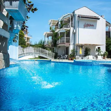 The Poolhouse Apartment