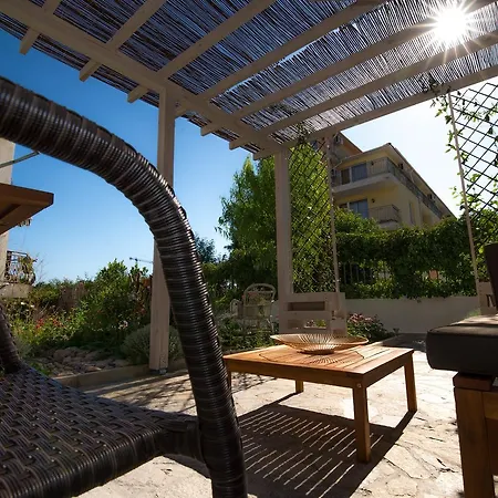 The Poolhouse Lägenhet Slăntjev Brjag